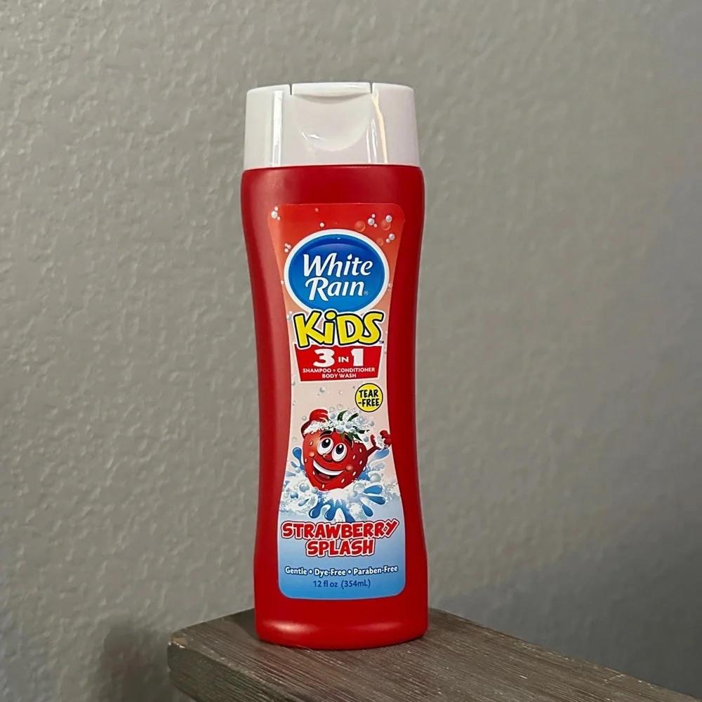 Kids 3-in-1 Strawberry Splash Shampoo - Red